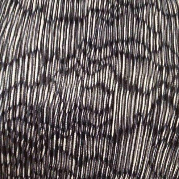 NWOT ---Banana republic top - Picture 4 of 4